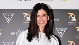 Anna Valle, ecco come si indossa il total white quest’estate: il look a Taormina