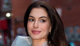 Anne Hathaway incinta a 43 anni: l’attrice aspetta il terzo figlio