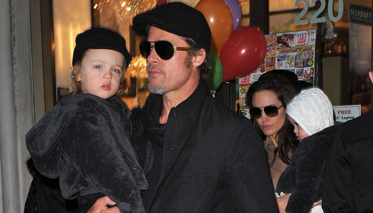 Brad Pitt con Shiloh nel 2010