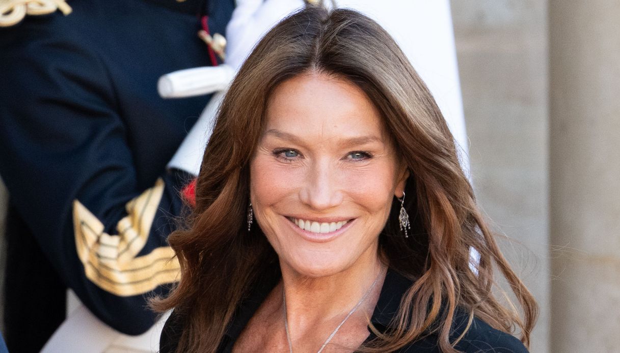 mondiali 2026 carla bruni nostalgica ricorda la vittoria della francia con l8217iconico abito della libert224 da Dilei.it mondiali 2026 carla bruni nostalgica ricorda la vittoria della francia con l8217iconico abito della libert224