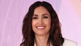 Caterina Balivo premiata alla Camera, il look leggero (e con il dettaglio a sorpresa)