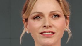 Charlene di Monaco come una dea, l’abito che illumina il Gran Premio