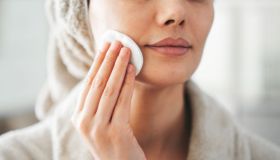 Questi dischetti esfolianti già virali, eliminano le impurità e i pori per un effetto Glass Skin