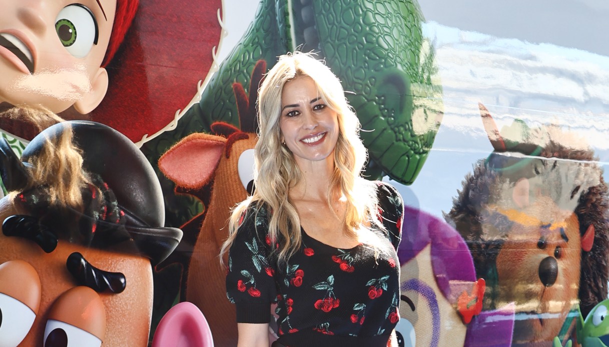 elena santarelli a roma per toy story 5 il look vivace con tocco ciliegia da Dilei.it elena santarelli a roma per toy story 5 il look vivace con tocco ciliegia