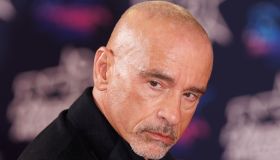 Eros Ramazzotti si arrabbia con lo spettatore e ferma il concerto a Messina: “Vieni qua”