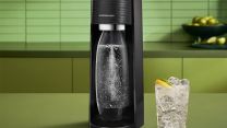Basta plastica e casse pesanti. Il gasatore più venduto porta l’acqua frizzante a casa tua (e oggi conviene più che mai)