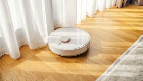 Troppo caldo per le pulizie a casa? Scegli il robot smart che aspira, lava e asciuga in sconto fino a venerdì. Lo accendi e non ci pensi più