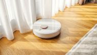 Troppo caldo per le pulizie a casa? Scegli il robot smart che aspira, lava e asciuga in sconto fino a venerdì. Lo accendi e non ci pensi più