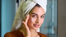 Ho provato la crema viso solare spf 50 anti-age e ti spiego perché è diventata insostituibile
