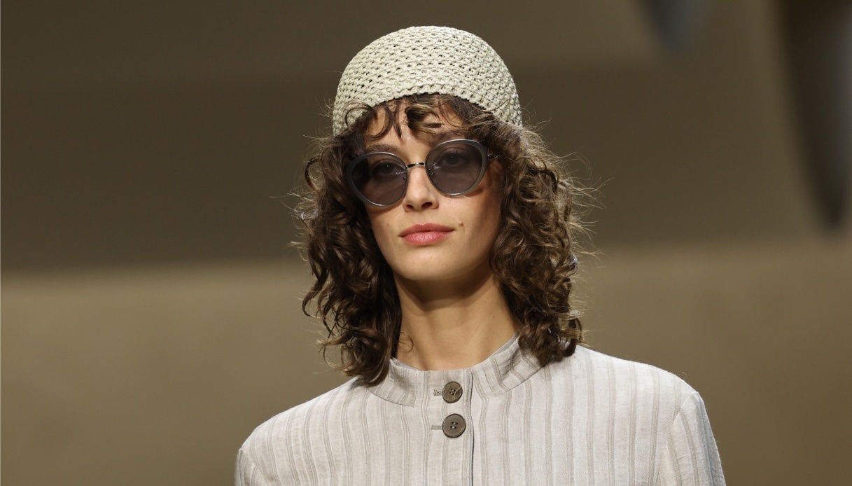 È di nuovo estate e la crochet-mania continua: è proprio il cappellino all’uncinetto il tuo prossimo oggetto del desiderio