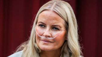 Mette-Marit di Norvegia in ospedale ma pochi polmoni disponibili. La situazione è drammatica