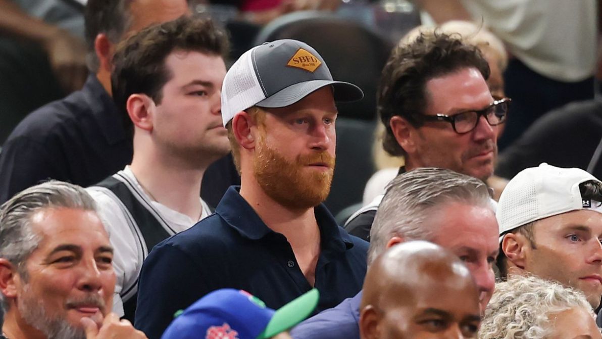 Re Carlo, Harry grande assente alla sua festa: ecco dove si trovava