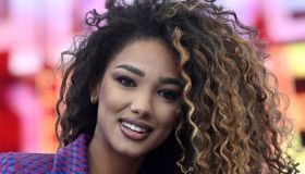 Samira Lui in vacanza a Capri, baci e stile con il fidanzato Luigi Punzo
