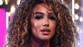 La Ruota della Fortuna, Samira Lui in rosso è un sogno. E Gerry Scotti ironizza