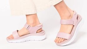 Abbiamo trovato i sandali da città da indossare all day: sono comodi come le sneakers e sono in offerta