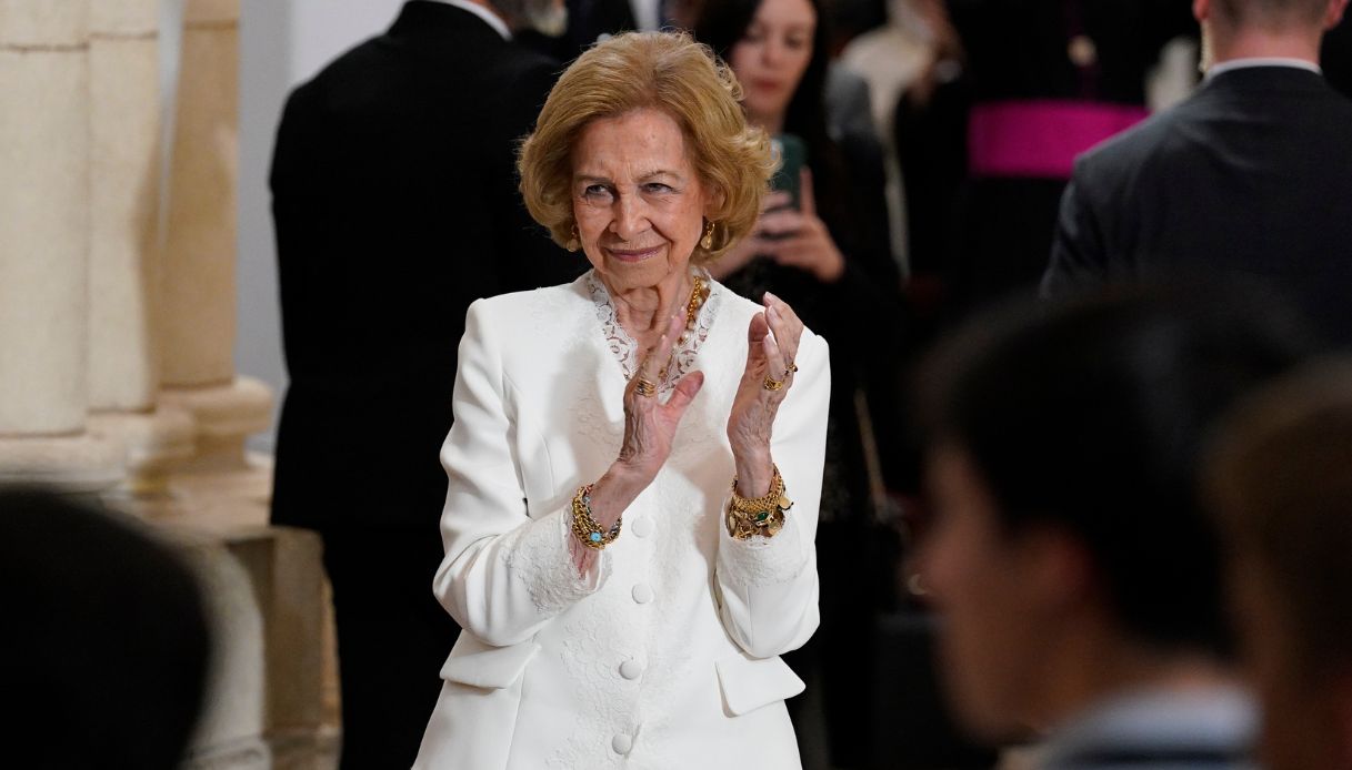 Il total white di Sofia di Spagna