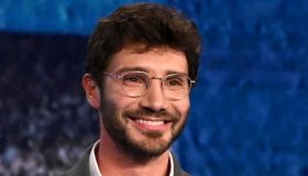 Affari Tuoi, Stefano De Martino difende Martina Miliddi: “Non l’avete fatta ballare”