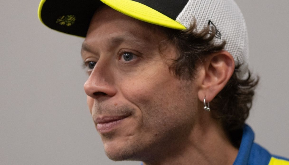 Valentino Rossi, suo padre Graziano si sposa e lui non va al matrimonio