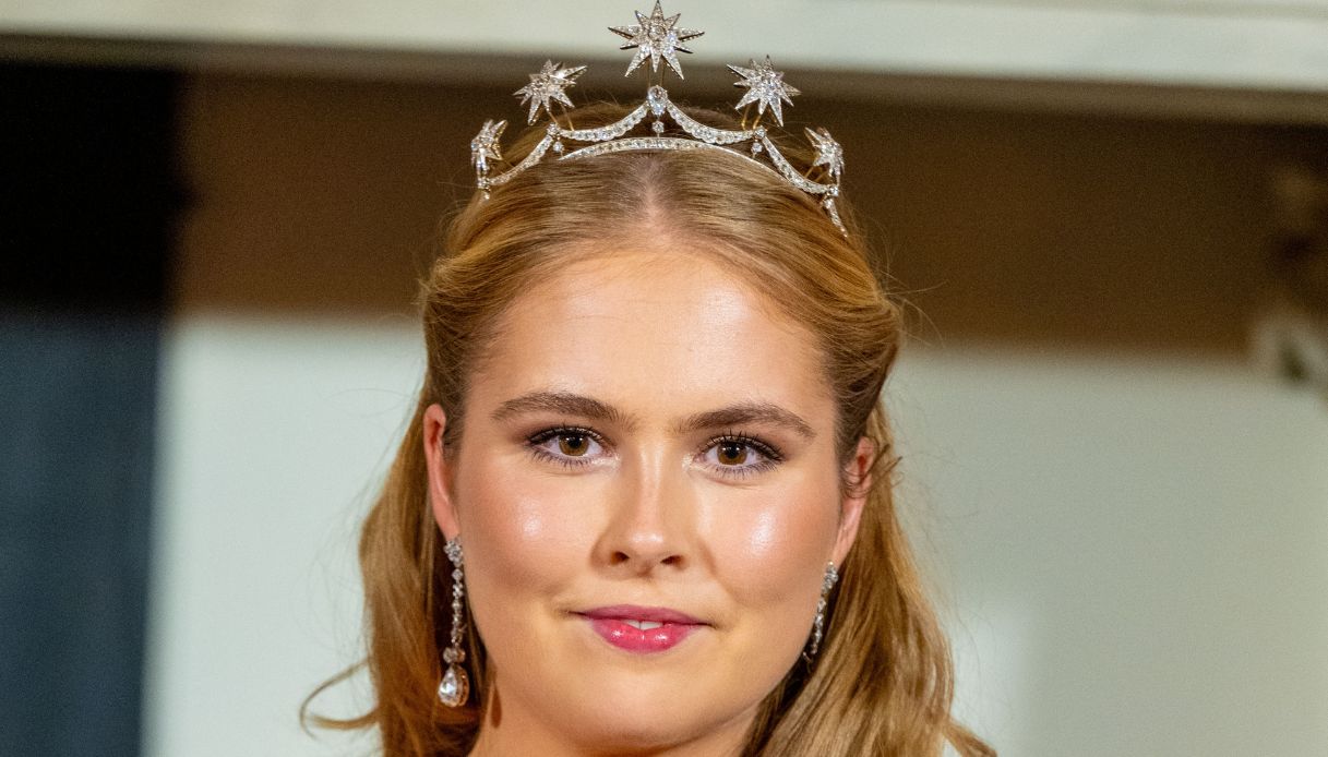 caterina amalia d8217olanda il diadema indossato al banchetto di stato ha un significato speciale da Dilei.it caterina amalia d8217olanda il diadema indossato al banchetto di stato ha un significato speciale