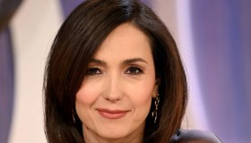 Caterina Balivo, abito scollato e scarpe in corda al matrimonio di Tommaso Paradiso