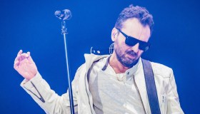 Cesare Cremonini accende Milano e sfoggia il suo lato più rock e irresistibile