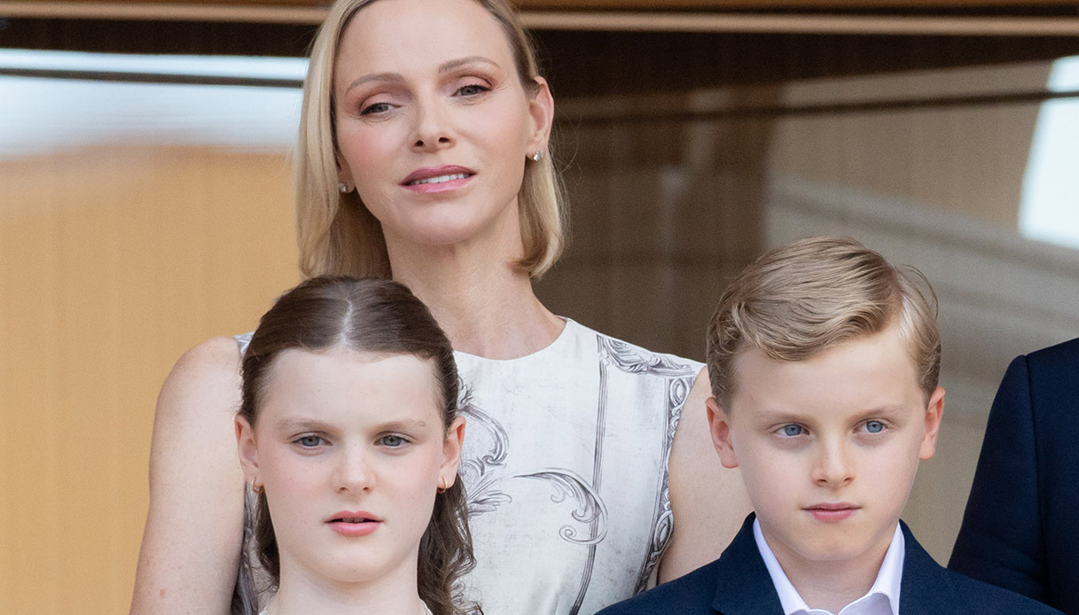 charlene di monaco sua figlia gabriella identica a lei al fal242 di san giovanni da Dilei.it charlene di monaco sua figlia gabriella identica a lei al fal242 di san giovanni