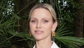 Charlene di Monaco e Stéphanie, mano nella mano: mai state così unite