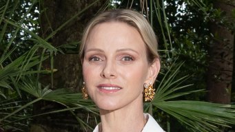 Charlene di Monaco e Stéphanie, mano nella mano: mai state così unite