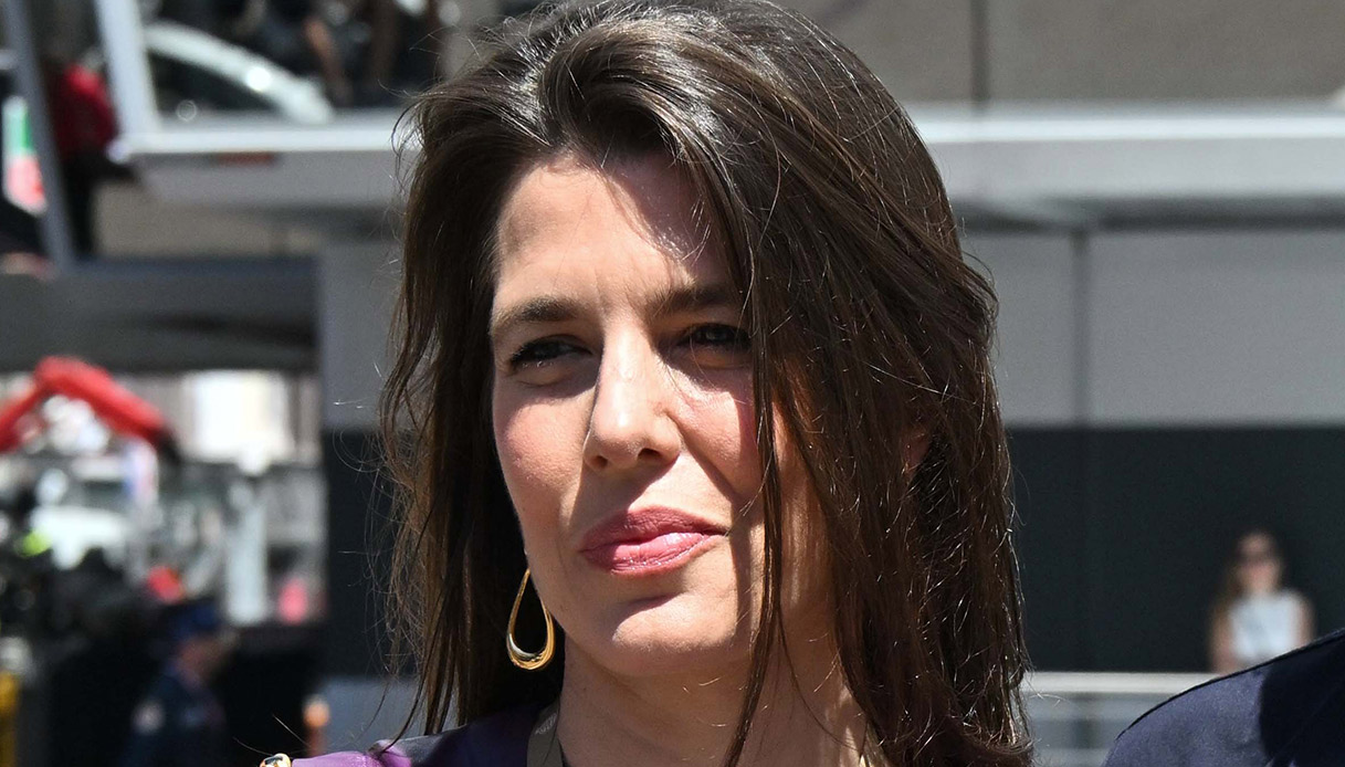 charlotte casiraghi sono cresciuta con una madre esigente il crollo con la morte di mio padre da Dilei.it charlotte casiraghi sono cresciuta con una madre esigente il crollo con la morte di mio padre
