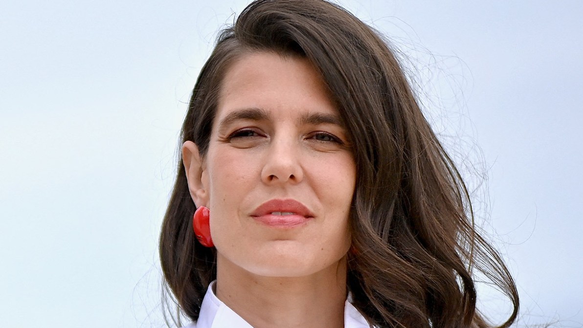 Charlotte Casiraghi seduce Parigi, faccia a faccia sfiorato col suo ex Dimitri Rassam