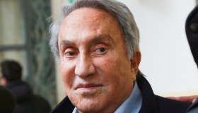 Eredità Emilio Fede, continua la faida tra le figlie: “Ammanco di un milione e 400 mila euro”