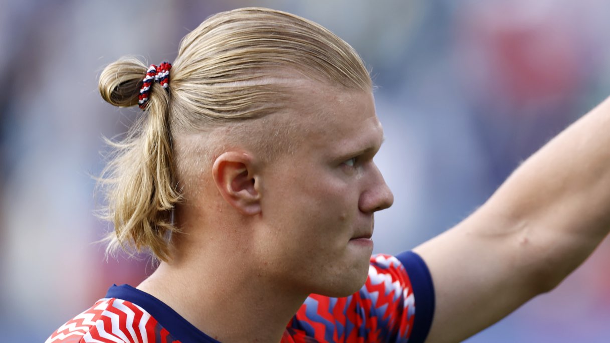 Erling Haaland ai Mondiali 2026, i suoi elastici per capelli fanno tendenza