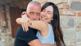 Aurora Ramazzotti sul palco con papà Eros, la dolce sorpresa a una settimana dalle nozze