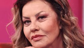 Eva Grimaldi torna all’Isola dei Famosi, la moglie Imma Battaglia svela il segreto: “Perchè lo fa davvero”
