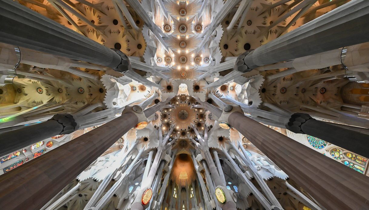 L'interno della Sagrada Familia
