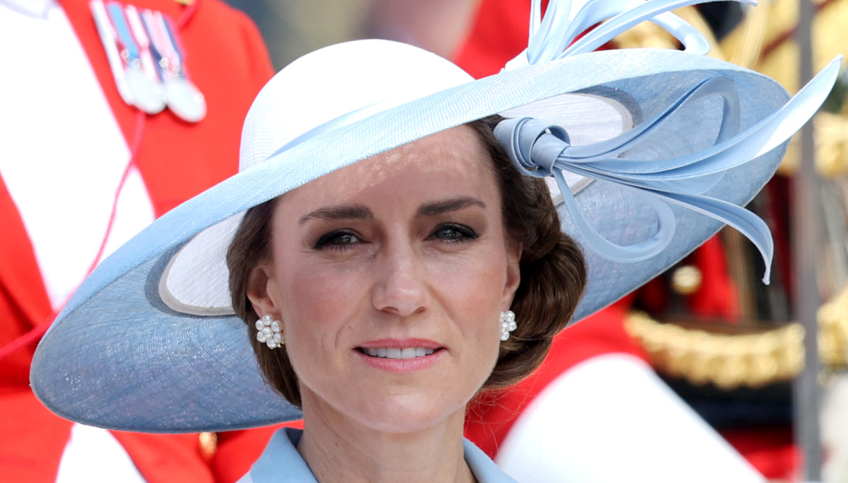 Kate Middleton al Trooping The Colour, glaciale come il suo abito. Il sorriso del 2025 è un lontano ricordo
