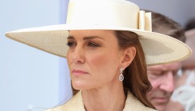 Kate Middleton, scivolone alla cerimonia dell’Ordine della Giarrettiera