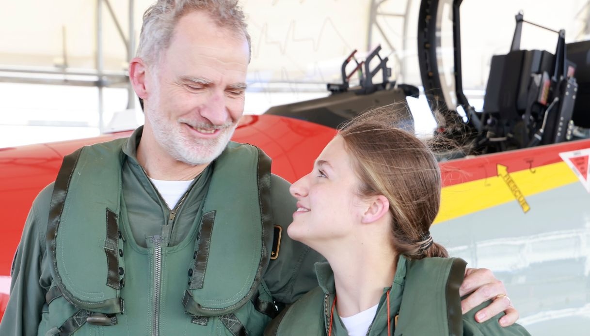 leonor di spagna per la prima volta in volo con suo padre felipe foto spettacolari da Dilei.it leonor di spagna per la prima volta in volo con suo padre felipe foto spettacolari