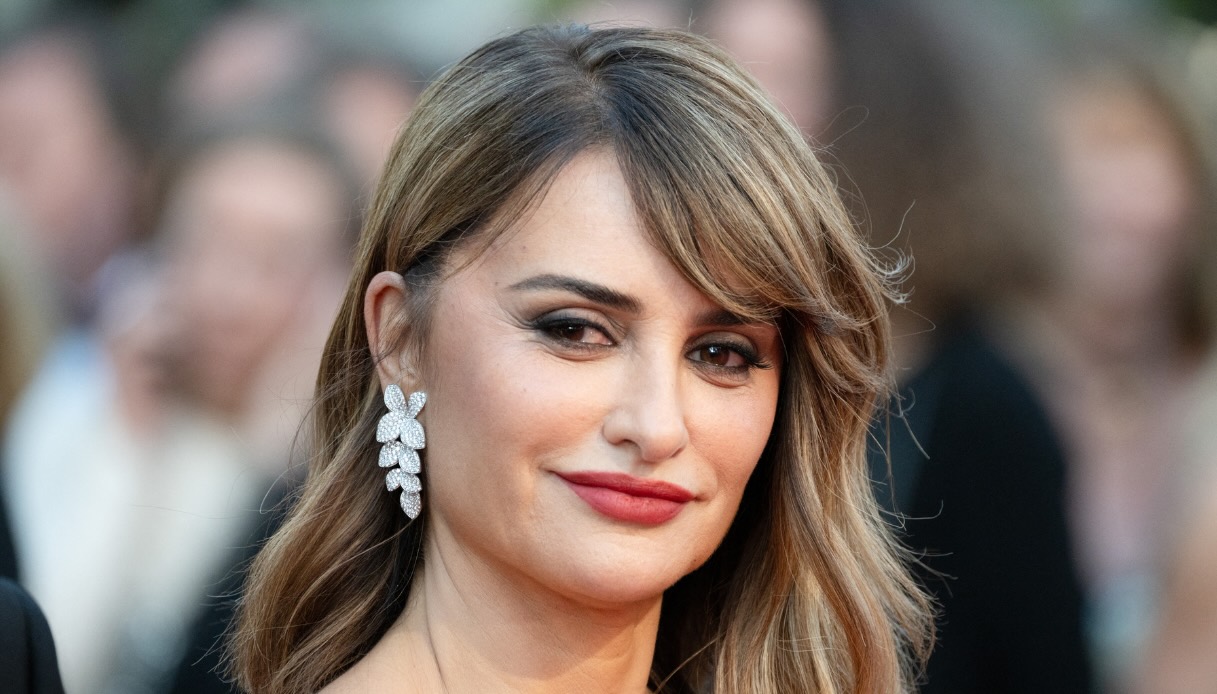 Penelope Cruz cambia look, il taglio fresco e luminoso per l’estate