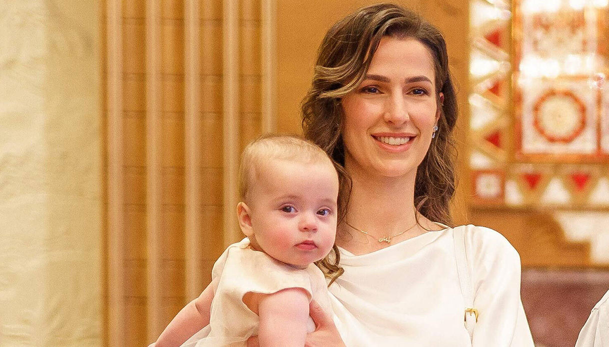 rajwa di giordania la principessina iman ai mondiali con le sneaker glitterate tenerissima da Dilei.it rajwa di giordania la principessina iman ai mondiali con le sneaker glitterate tenerissima