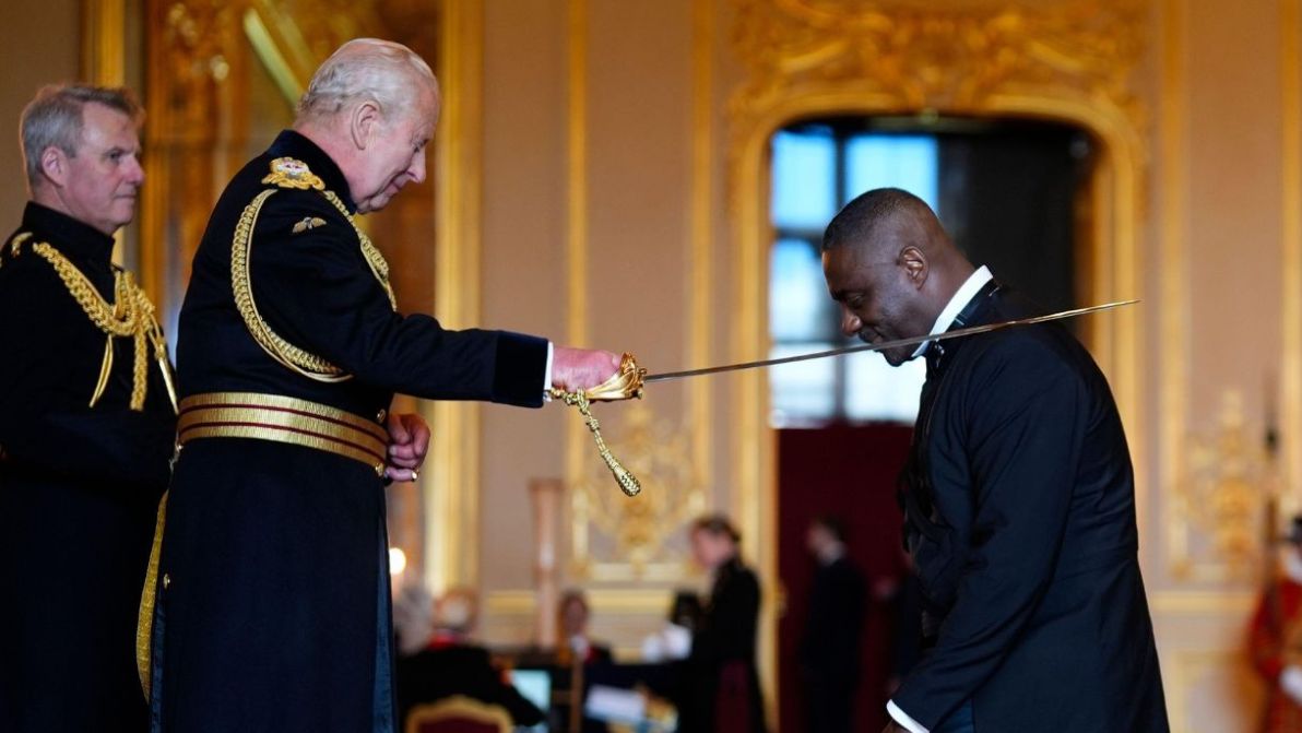 Re Carlo, Idris Elba diventa “Cavaliere” grazie a lui