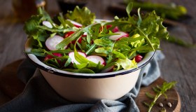 Rucola, perché e come può aiutare a controllare il sovrappeso e non solo