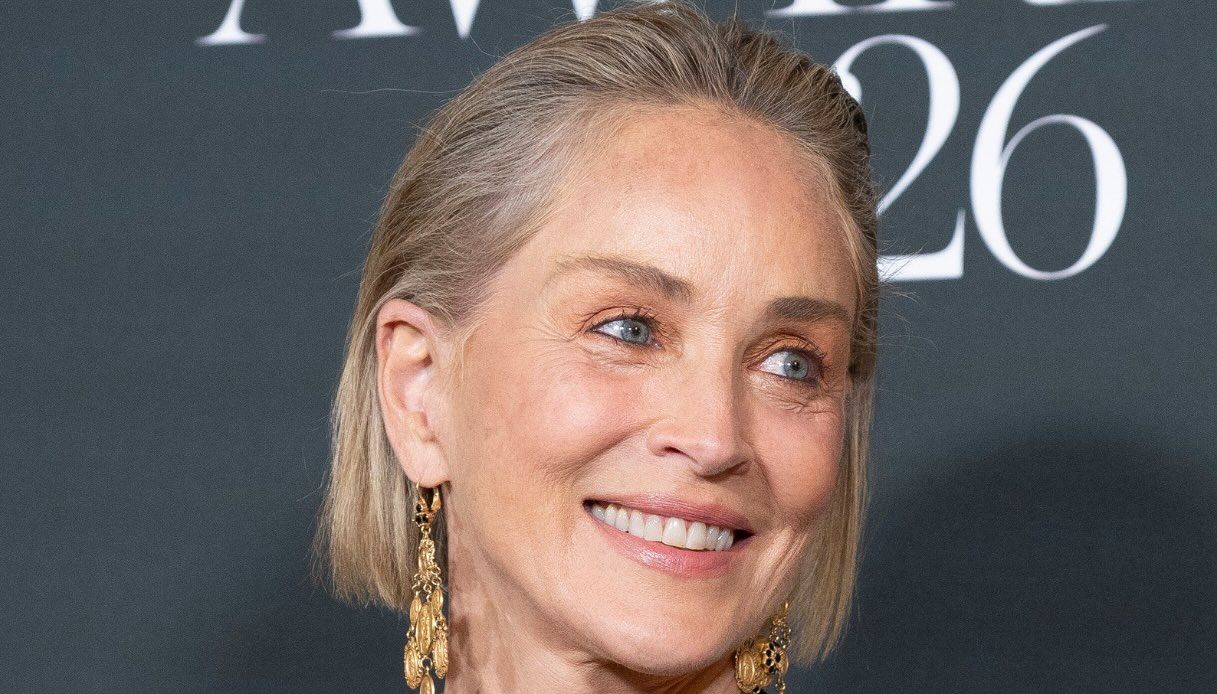 Sharon Stone, a 68 anni è ancora la regina assoluta dell’eleganza