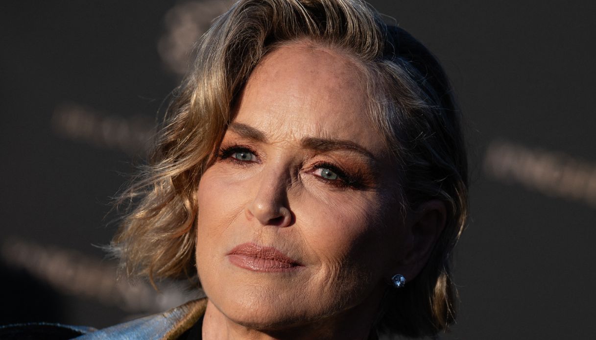 Sharon Stone svela il ricordo più doloroso: “Mio nonno era violento, abusava di noi”