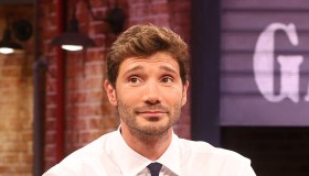 Affari Tuoi salta ancora: come cambia la programmazione per Stefano De Martino