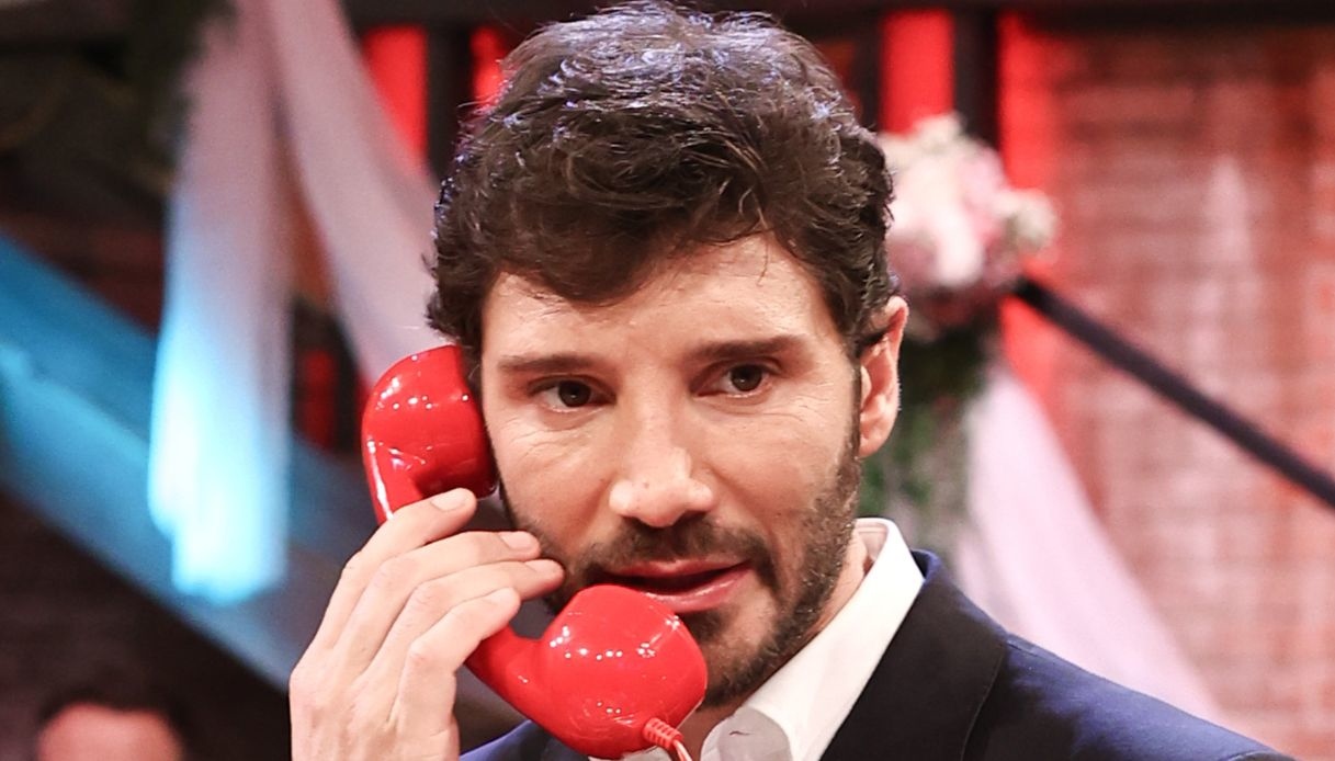 stefano de martino penalizzato come cambia la programmazione di affari tuoi coi mondiali da Dilei.it stefano de martino penalizzato come cambia la programmazione di affari tuoi coi mondiali