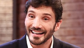 Affari Tuoi, De Martino si agita: “Non fare il buffone”. Che puntata disastrosa