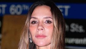 Victoria Beckham inconsolabile, il figlio Brooklyn si prende gioco della famiglia sui social: cosa ha detto