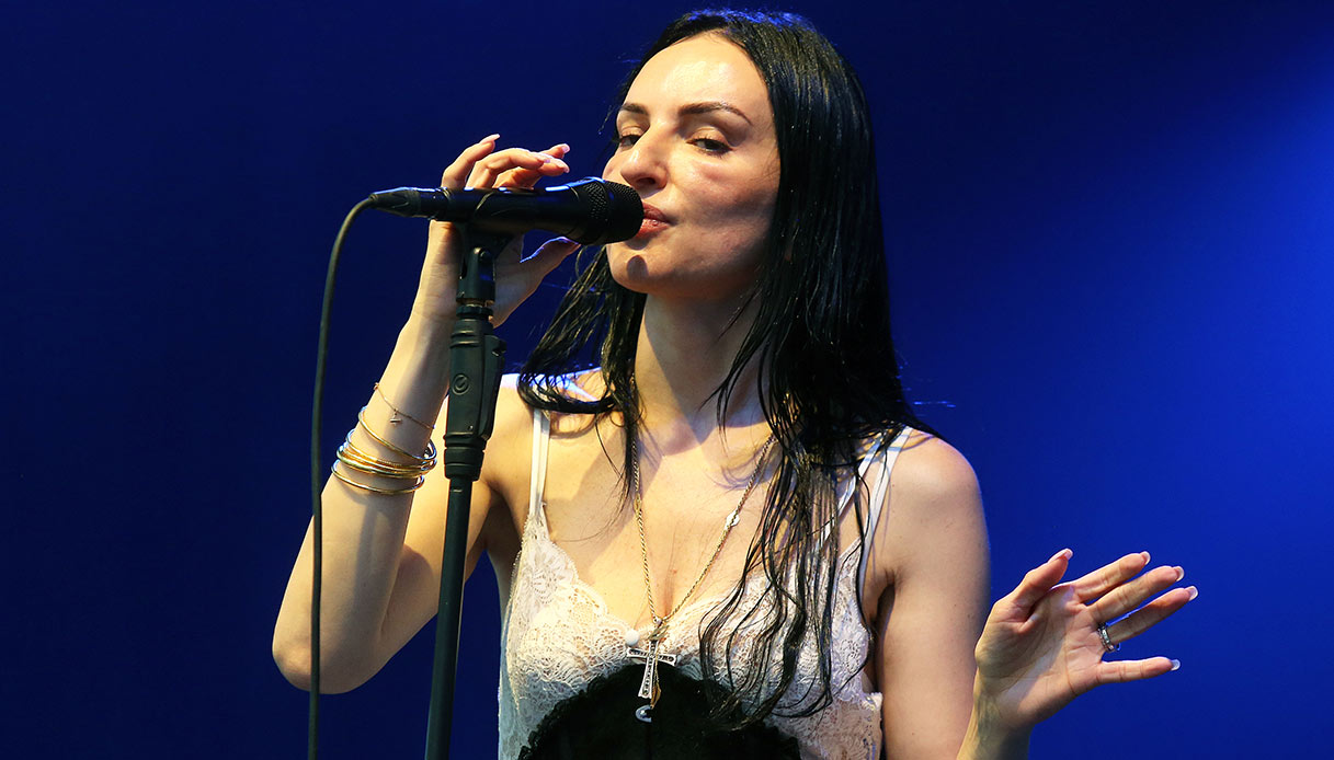 arisa struccata e in lingerie sul palco zittisce le critiche lezione di libert224 da Dilei.it arisa struccata e in lingerie sul palco zittisce le critiche lezione di libert224