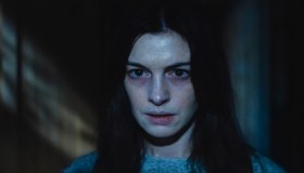 Anne Hathaway irriconoscibile sul set di Verity: di cosa parla il nuovo thriller psicologico di cui è protagonista